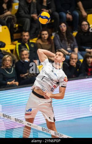 padova vs|Padova vs Modena .